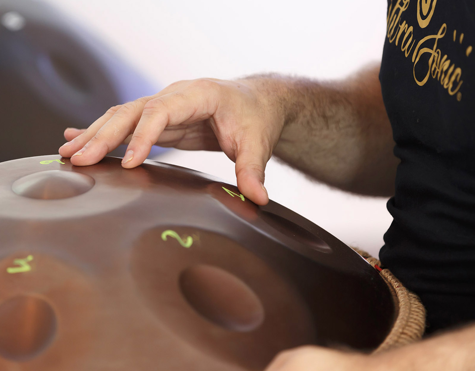 Scuola Handpan: immagine del progetto e degli strumenti